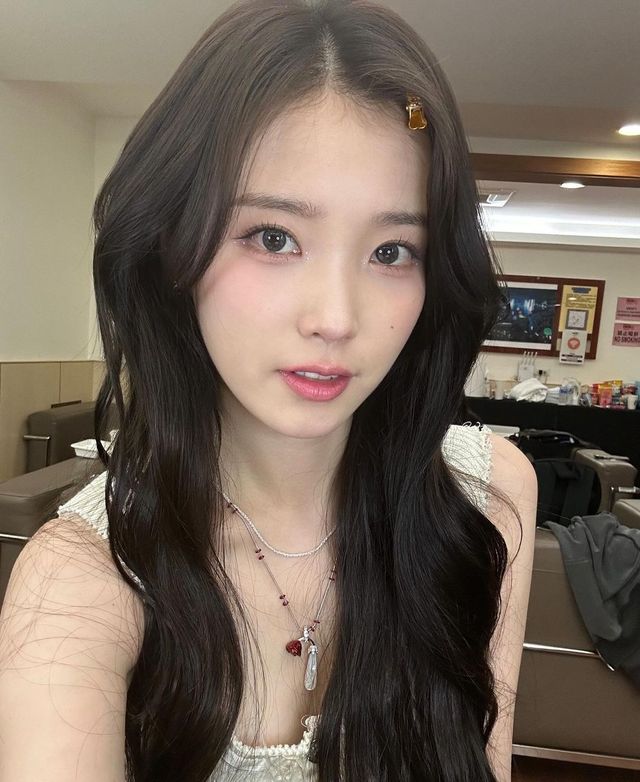 사진 출처: 아이유 인스타그램