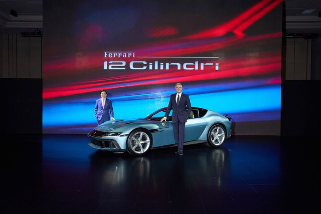 제로백 2.9초' 페라리 12칠린드리 한국서 공개…아시아 최초[연합뉴스]