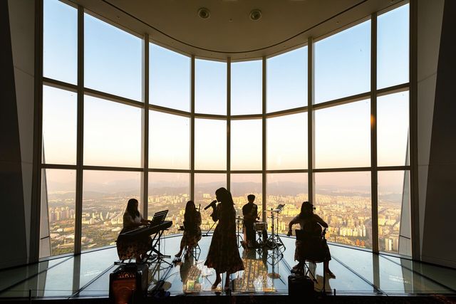 롯데월드타워·몰, 수중 퍼포먼스·국악공연 '설맞이 이벤트'[연합뉴스]