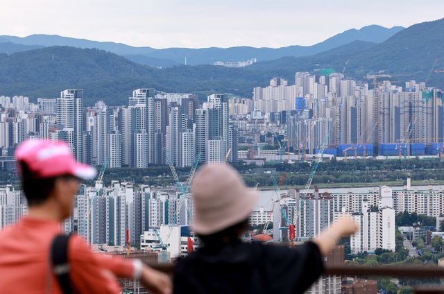 10·15대책 발표일&nbsp;신고가&nbsp;계약 속출…주말엔 막판 갭투자 활발(종합)[연합뉴스]