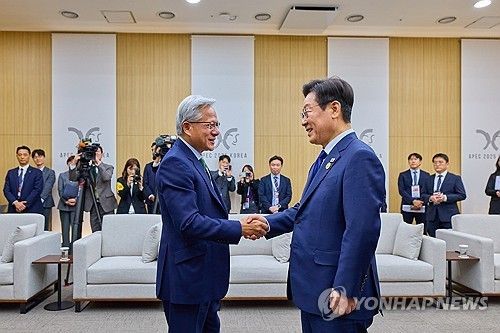 젠슨황, 1박2일 방한 마치고 출국…마지막 식사는&nbsp;컵라면[연합뉴스]