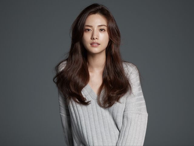 나나 자택서 강도 행각 30대 검거…