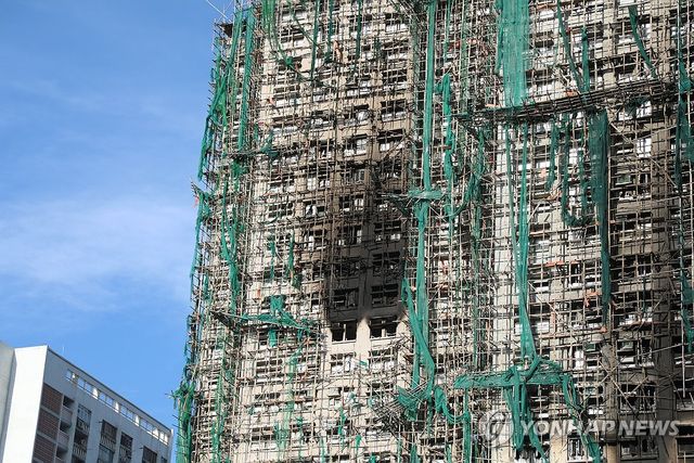 홍콩 화재 생존자가 전한 참상…