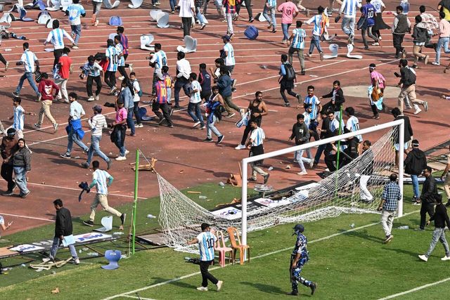 인도 투어 나선 축구스타 메시…경기장&nbsp;조기 퇴장에 팬들 난동[연합뉴스]