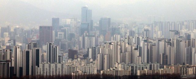 서울&nbsp;아파트값&nbsp;상승률 소폭 확대…지방 8주 연속 상승[연합뉴스]