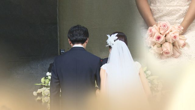 작년 혼인 22만2천건, 28년만에 최대폭↑…남성&nbsp;초혼연령 하락[연합뉴스]