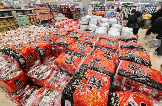 라면 가격도 오른다…농심&nbsp;신라면&nbsp;950→1천원[연합뉴스]