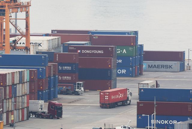 '관세예외' 스마트폰·PC업계, 안도의 한숨…