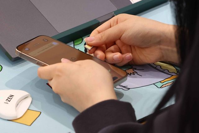 유심&nbsp;교체했더니 티머니가 '0원'?…유심&nbsp;교체시&nbsp;주의사항[연합뉴스]