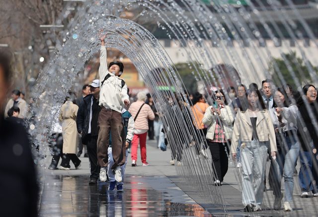 서울시민이 생각하는 노인 나이 '70.2세'…88% 