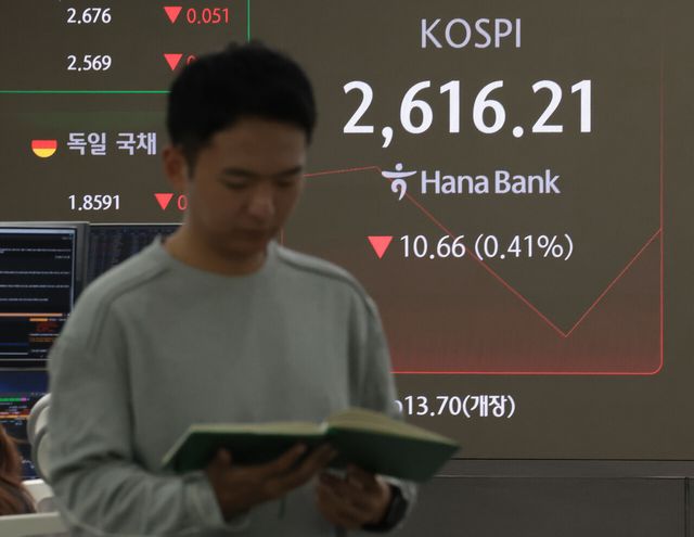 나랏빚 눈덩이 미국&nbsp;신용등급&nbsp;강등…한국 국가채무는[연합뉴스]