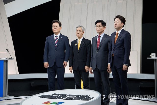 사전투표&nbsp;시작…전국&nbsp;3천568개 투표소 어디서나 가능[연합뉴스]