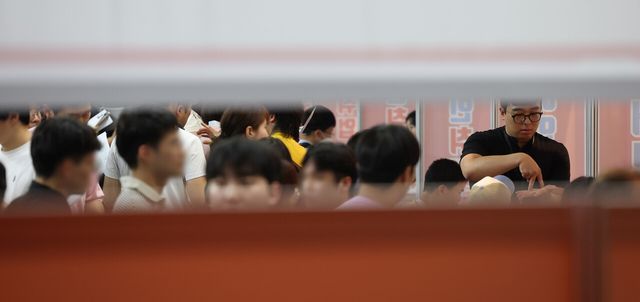 더 좁아지는 취업문…2∼3분기&nbsp;채용규모&nbsp;작년보다 9.7% 감소[연합뉴스]