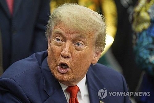 트럼프, '금리동결' 연준 의장에 