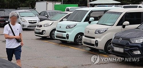 신차&nbsp;사지 않는 20·30대…60·70대 비중은 10년새 최고[연합뉴스]