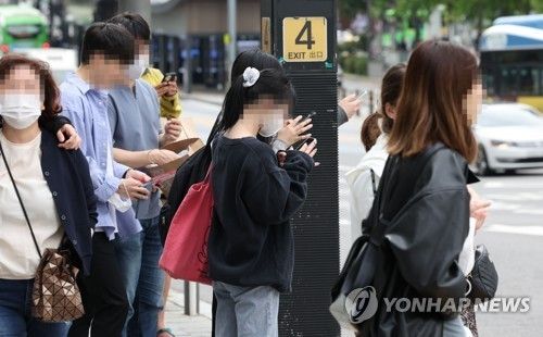 신차&nbsp;사지 않는 20·30대…60·70대 비중은 10년새 최고[연합뉴스]