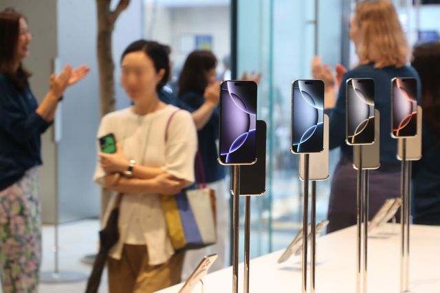 '아이폰17' 출시 임박…삼성·LG 계열사, 하반기 실적 기대감↑[연합뉴스]