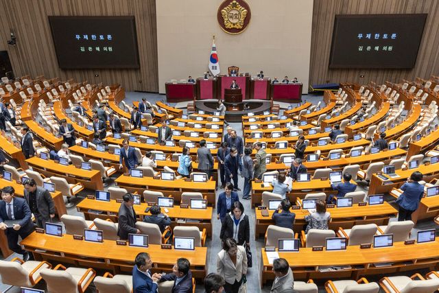 李대통령 지지율 52.0%로 3주 연속↓…