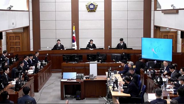 尹 내란 재판 15시간 만에 종료…구형·최후진술은&nbsp;13일에[연합뉴스]