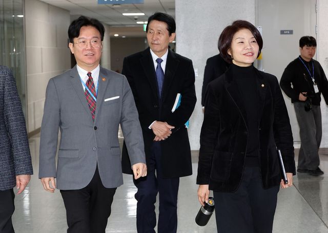 '퇴직연금&nbsp;구조개선' 연내 입법…당정, 실무작업반 구성 논의(종합)[연합뉴스]