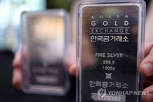 칩&nbsp;쌓을수록&nbsp;'은'이 마른다…AI가 부른 귀금속의 변신[연합뉴스]