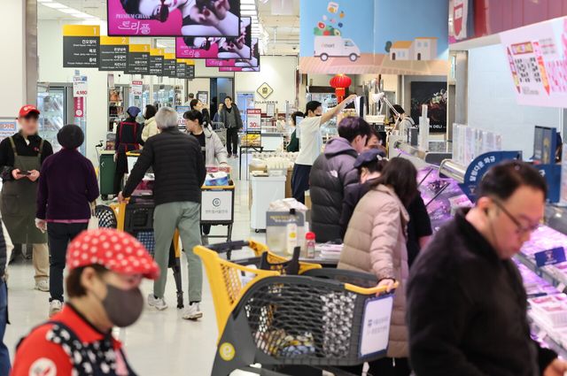 이란사태로&nbsp;소비심리&nbsp;나빠졌나…추경안도 관심[연합뉴스]