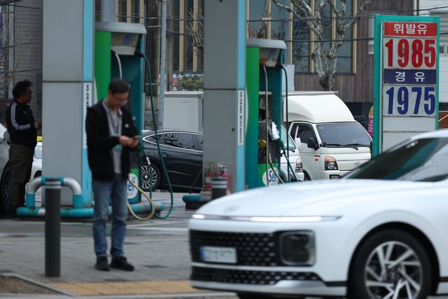 민생&nbsp;내세워 '3차 석유 최고가격 동결'…재정 부담 가중 우려[연합뉴스]