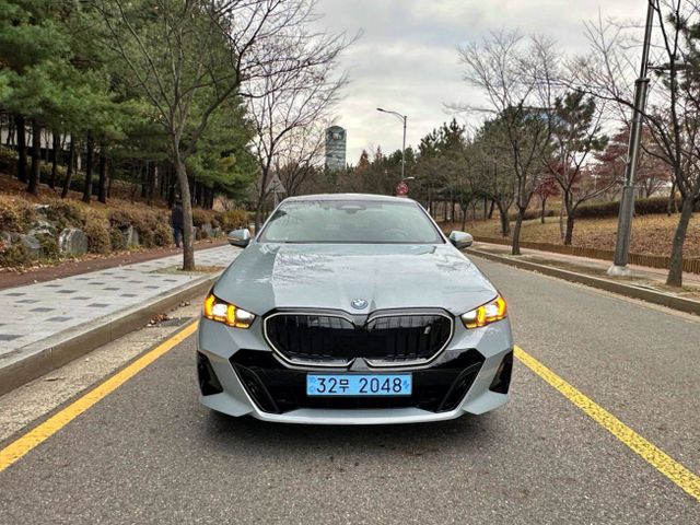 BMW i5 eDrive40 M 스포츠 프로 정면부 / 출처=IT동아