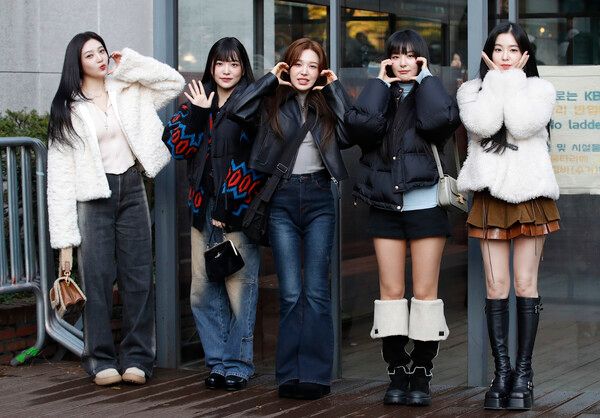그룹 레드벨벳 (맨왼) 조이, 예리, 웬디, 슬기, 아이린 (사진출처 : news1)