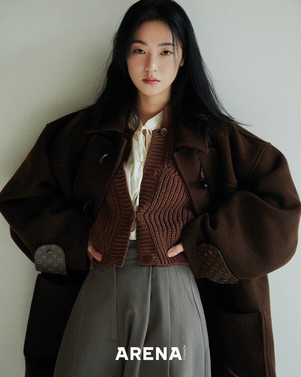 배우 전여빈이 아레나 옴므 플러스와 만났다. (사진 출처 : 아레나 옴므)