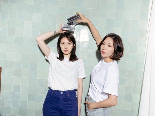 라디오 '푸른밤, 옥상달빛입니다' 의 옥상달빛 (사진 출처 : 매직스트로베리사운드)