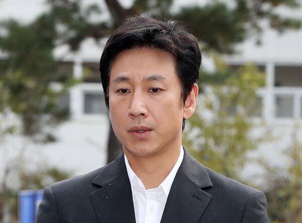 이선균