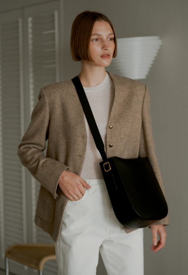 △Sage Bag Medium Black / 사진=드메리엘(DEMERIEL)