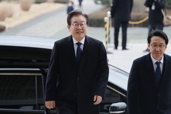 이재명 더불어민주당 대표가 흉기 피습 보름 만에 17일 당무에 공식 복귀했다. (사진 출처 : 연합뉴스)