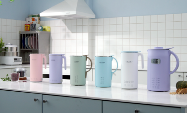 오쿠 두유 제조기 라인업. 좌측부터 5번 째 조용한 두유제조기, 6번째 세척왕 두유제조기 (사진 출처: 오쿠)