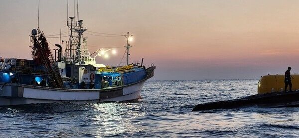 통영해경, 전복 선박 수색