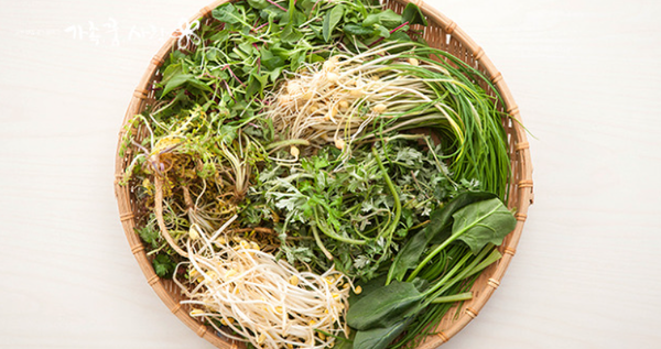 향긋한 풍미와 풍부한 영양을 자랑하는 봄 나물 (사진 출처 : 온라인 커뮤니티)