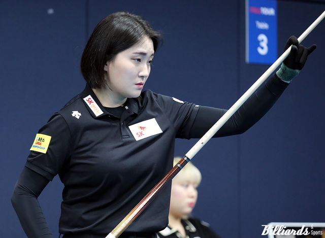 강지은은 이번 투어 32강전에서 오수정, 16강전에서 장혜리에게 극적인 승리를 거두고 8강에 진출했다. 지난 2021-22시즌에 휴온스 챔피언십을 우승할 당시에도 강지은은 장혜리(8강)와 오수정(4강)을 연달아 꺾은 바 있다.&nbsp;