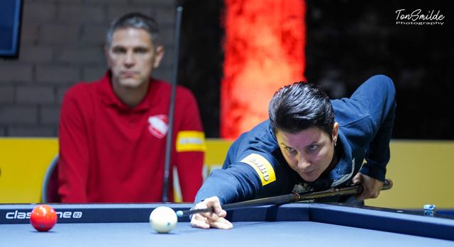 '3쿠션 여자 최강' 테레사 클롬펜하우어(네덜란드)는 H조 2위로 아쉽게 탈락했다.