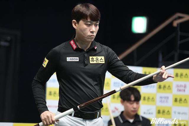 프로 데뷔 후 5차 투어 만에 첫 승을 달성한 최성원이 연달아 2승을 거두고 '휴온스 PBA 챔피언십' 32강에 올랐다. 사진=고양/김민영 기자