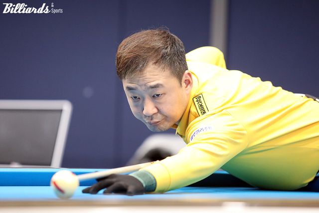 마르티네스는 8강에서 한국의 엄상필(블루원리조트)과 대결한다. 모리에 이어 연달아 결승에서 이겼던 선수를 만나 껄끄러운 승부를 이어가게 됐다.