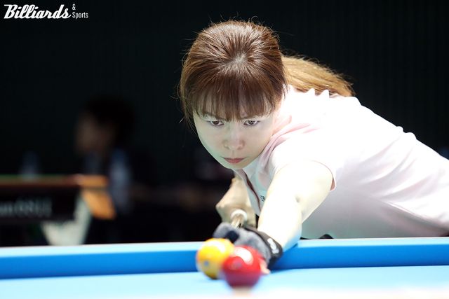 'NH농협카드 LPBA 챔피언십'에서 프로당구에 데뷔하는 '여자 3쿠션 세계챔피언' 이신영. 데뷔 경기에서는 3일 오후 1시 30분에 김정미와 대결한다.&nbsp; &nbsp;