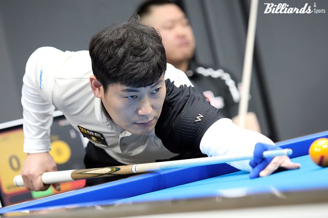 32강에서 강인수와 맞붙는 노병찬.&nbsp;