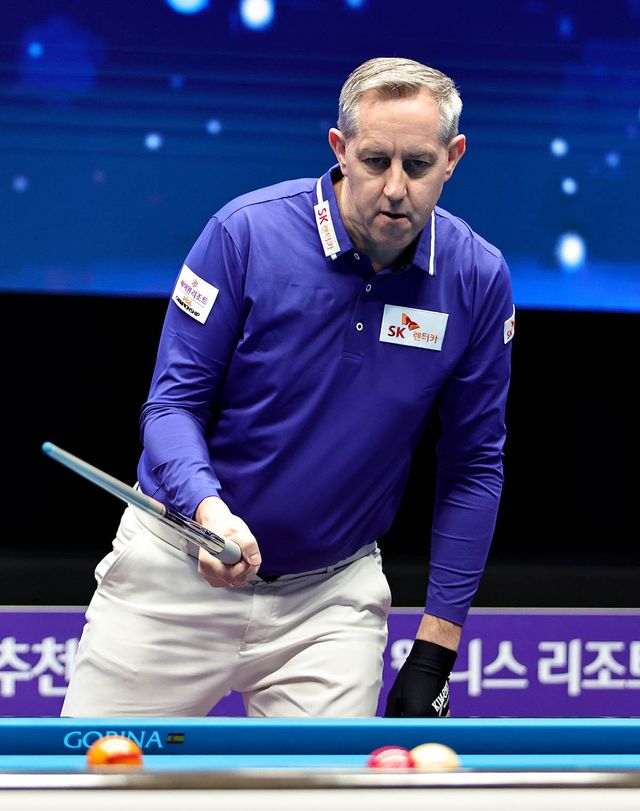 유일한 벨기에 선수 에디 레펀스(SK렌터카)는 2회 연속 128강 부진을 탈출하고 32강에 진출했다.