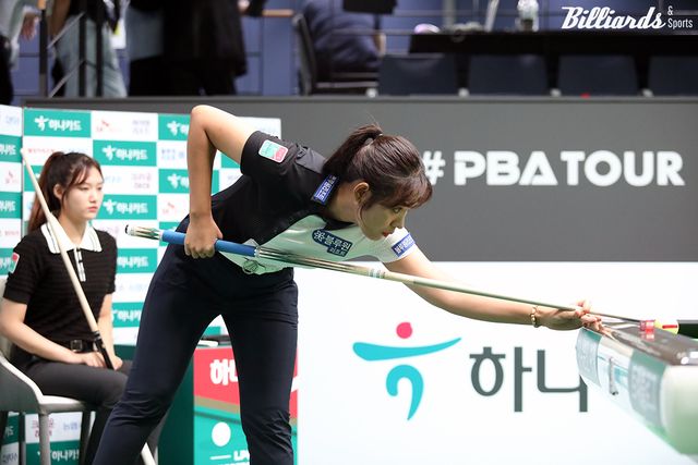 3차 투어 '하나카드 LPBA 챔피언십'에서 스롱은 권발해에게 져 32강 탈락했다.