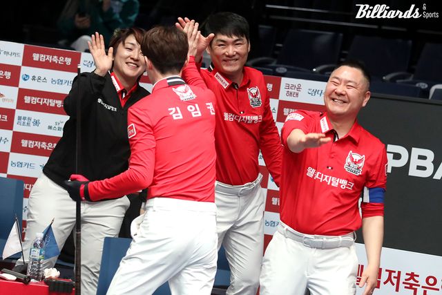 웰컴저축은행은 4라운드 초반 3연승을 달리며 4승 3패로 블루원리조트와 공동 3위에 올랐다.