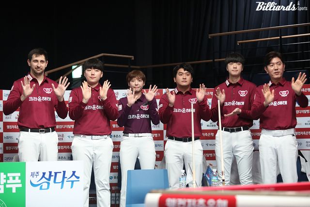 3라운드에 이어 4라운드에서도 마지막까지 NH농협카드와 우승 대결을 벌이게 된 크라운해태