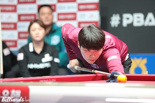 백민주는 7세트에서 김민아를 꺾고 크라운해태의 첫 우승을 확정했다.