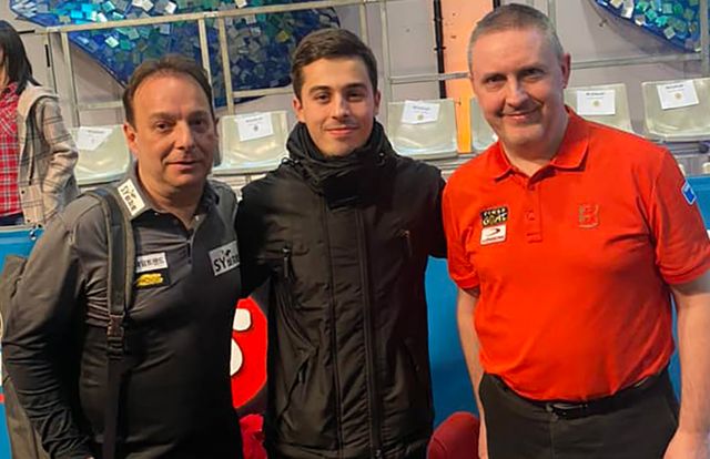 스페인에서 재회한 '당구 황제' 프레데릭 쿠드롱(벨기에)과 다니엘 산체스(스페인). 사진 왼쪽부터 산체스, 로저 로이그 페레스, 쿠드롱.&nbsp; &nbsp;사진=페레스 제공