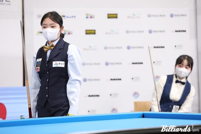 1회 대회에서 이다연과 대결하고 있는 한지은. 사진=이용휘 기자